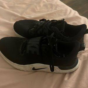 Nike Black Tennis Shoes